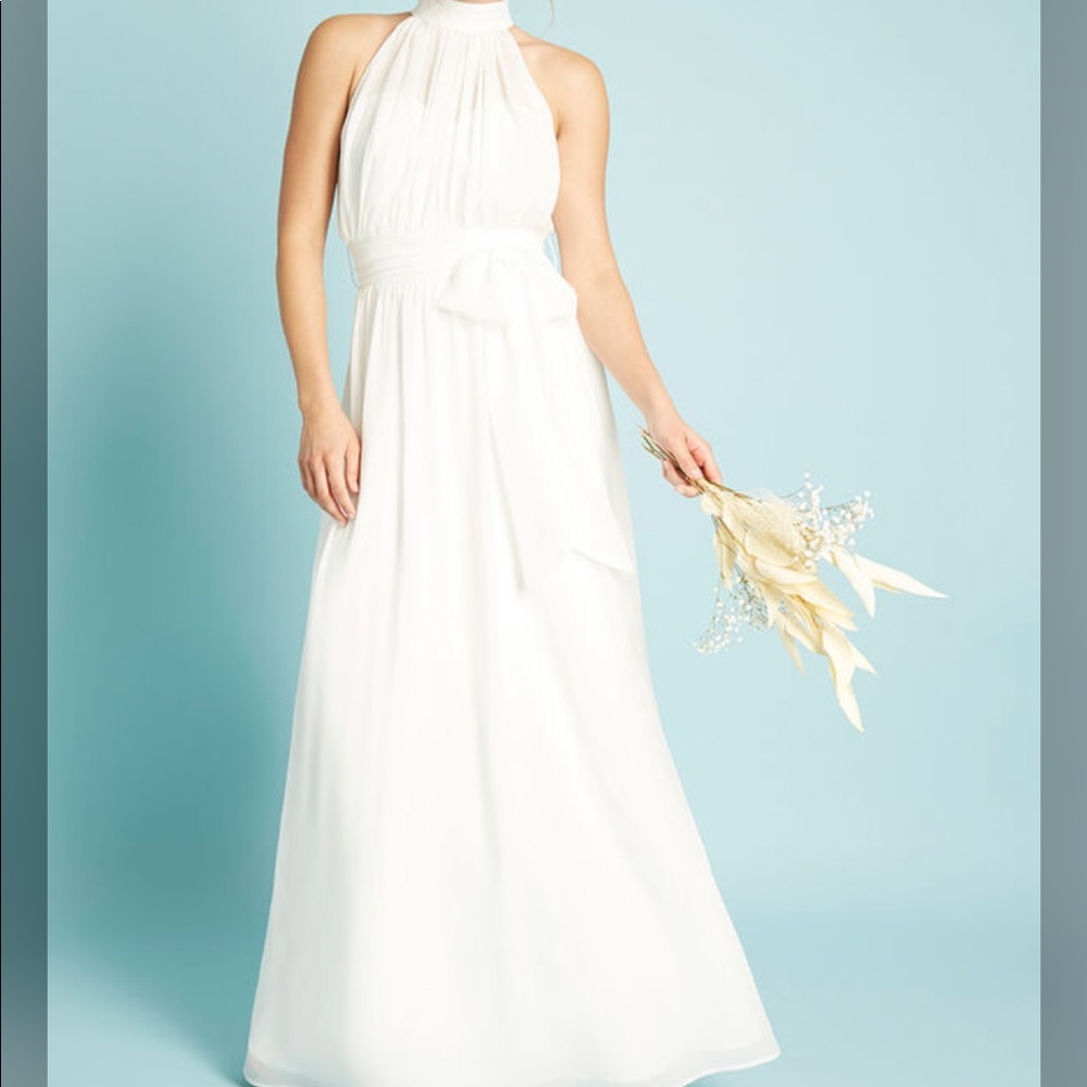 Halter-neck Wedding Dress
